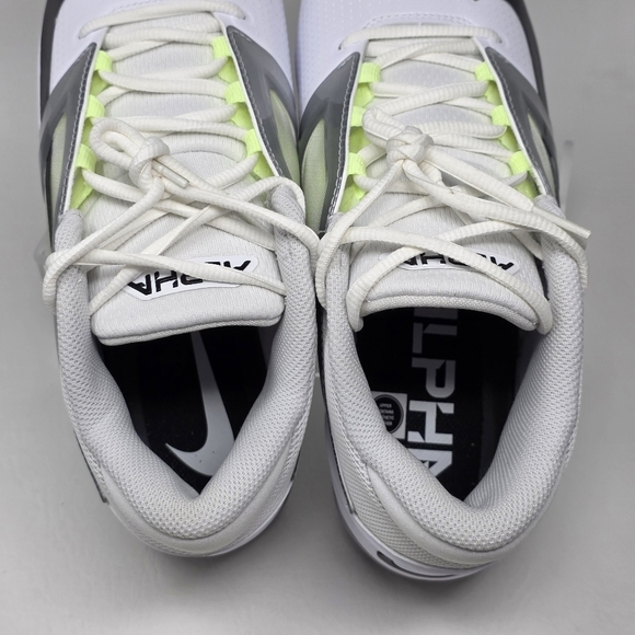 Athletic_Shoes